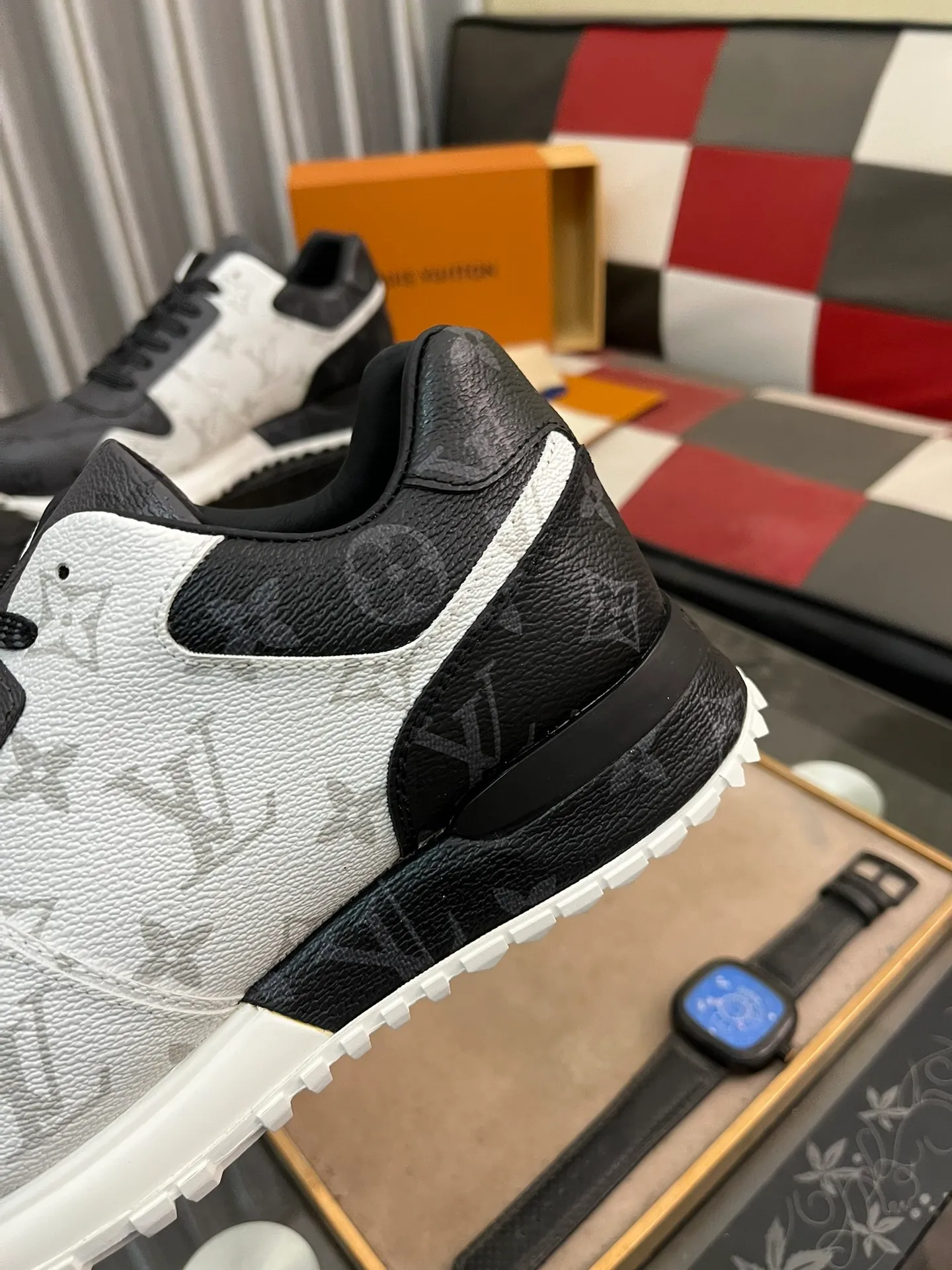 Men's shoes 💰540⌚️⌚️LV Louis Vuitton. The latest fashionable casual shoes are popular in physical stores. New spring and summer comfortable imported custom original cowhide, unique jacquard fabric element design. With sheepskin lining, Lv original base, [sun][sun] high-end packaging and high quality💪Details determine quality, code number 38-44